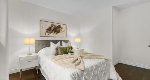New Detached Bungalow Home For Sale In Mississauga Main room
